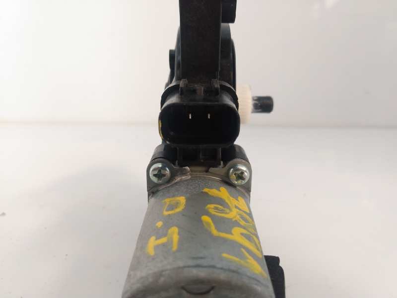 Recambio de motor elevalunas delantero izquierdo para kia sportage drive 2wd referencia OEM IAM 82450F1000  E2-B5-61-2