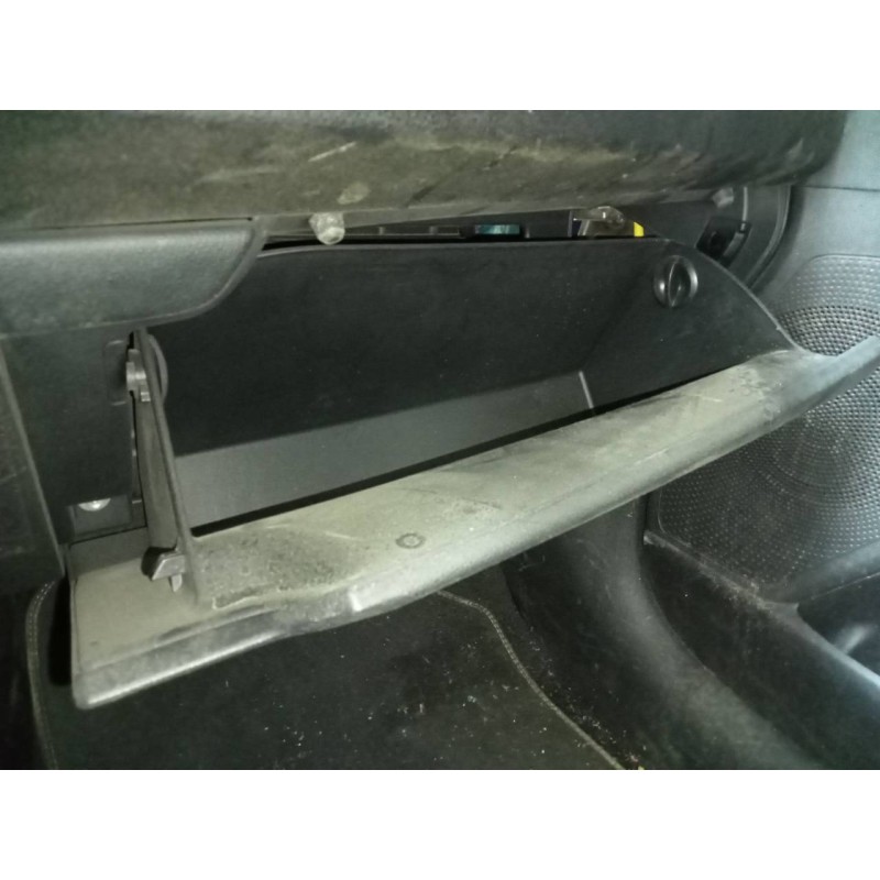 Recambio de guantera para kia niro drive referencia OEM IAM   