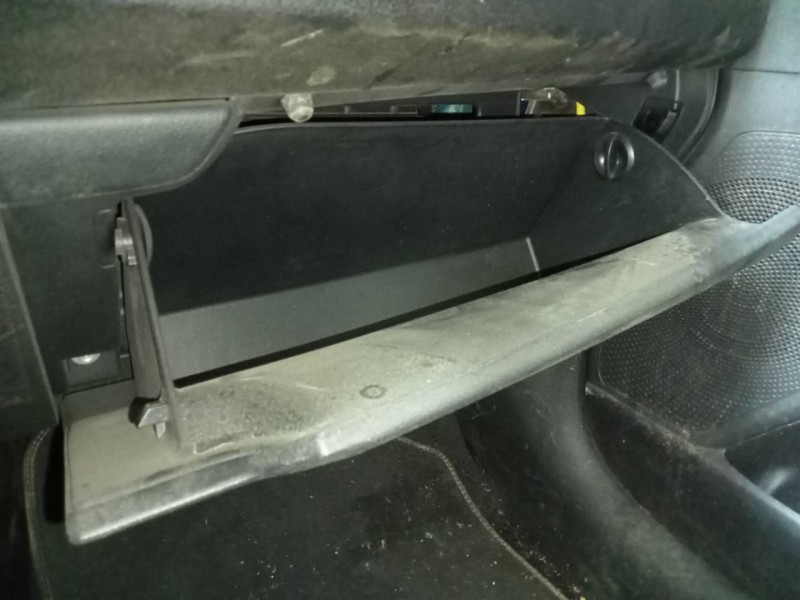 Recambio de guantera para kia niro drive referencia OEM IAM   