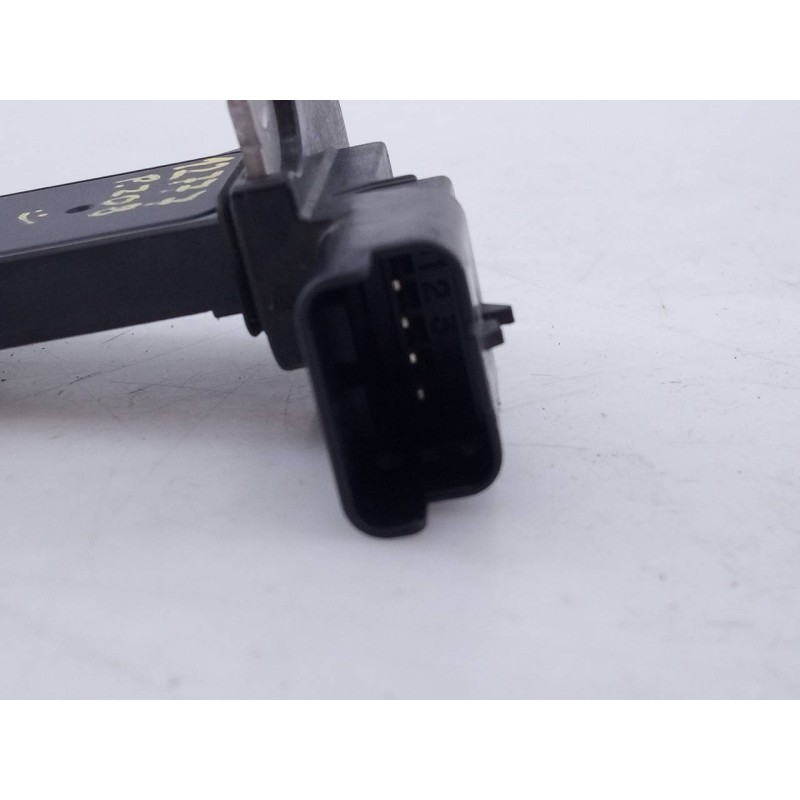 Recambio de caudalimetro para peugeot 208 active referencia OEM IAM 9677093080  E3-B2-18-4