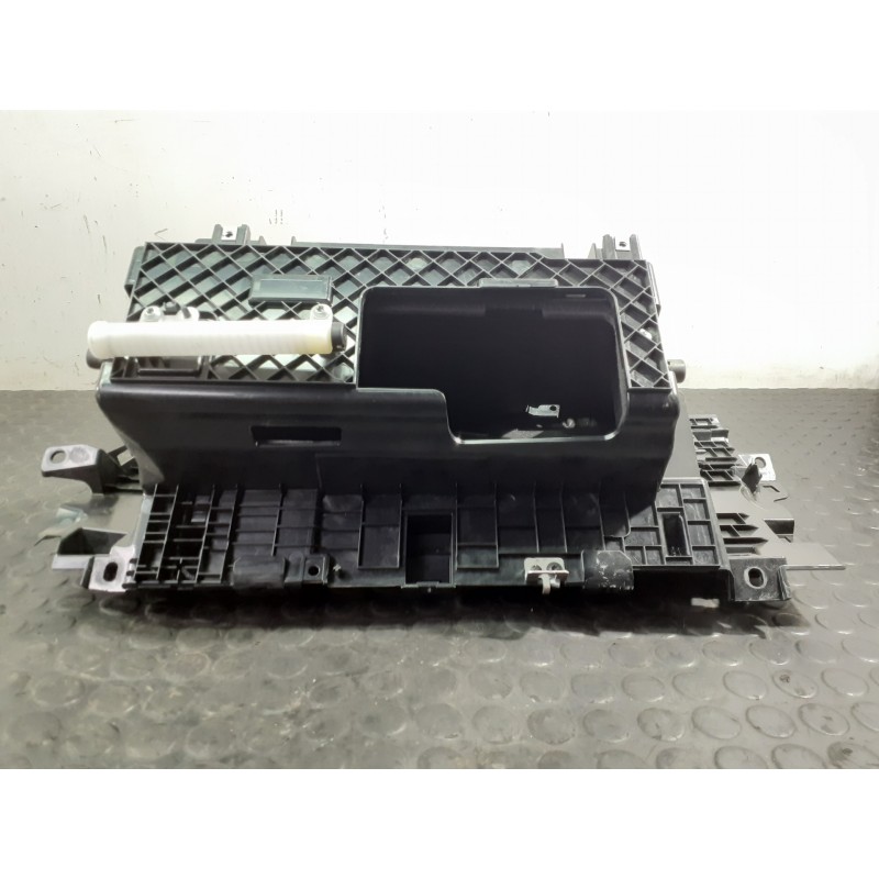 Recambio de guantera para land rover range rover evoque evoque referencia OEM IAM   P2-A2-9