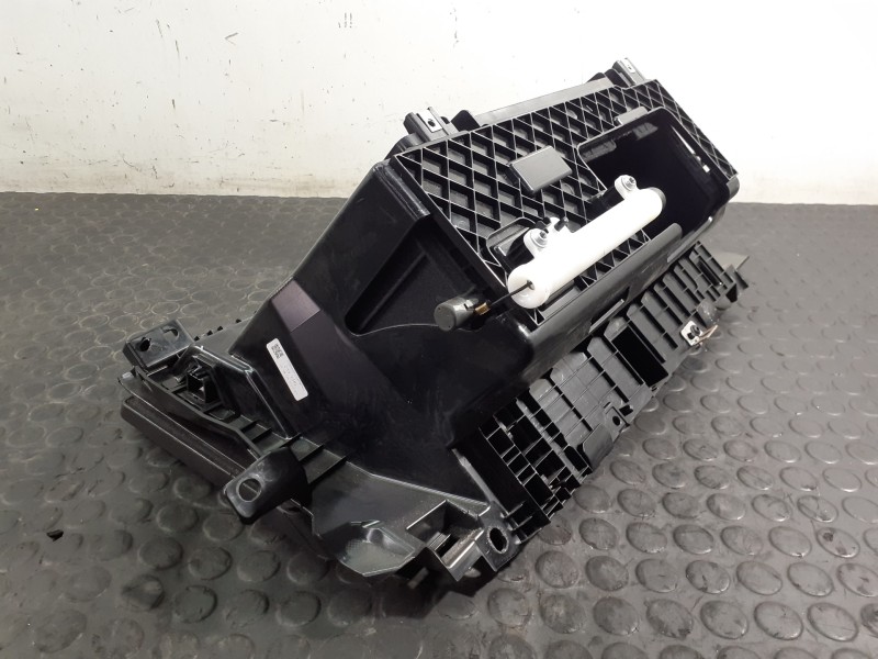 Recambio de guantera para land rover range rover evoque evoque referencia OEM IAM   P2-A2-9
