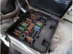 CAJA RELES / FUSIBLES 