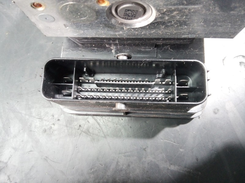 Recambio de abs para land rover evoque hse referencia OEM IAM GJ322C405AF  P3-B8-24-2