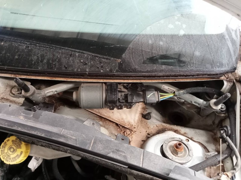 Recambio de motor limpia delantero para peugeot 208 active referencia OEM IAM 0390241589  