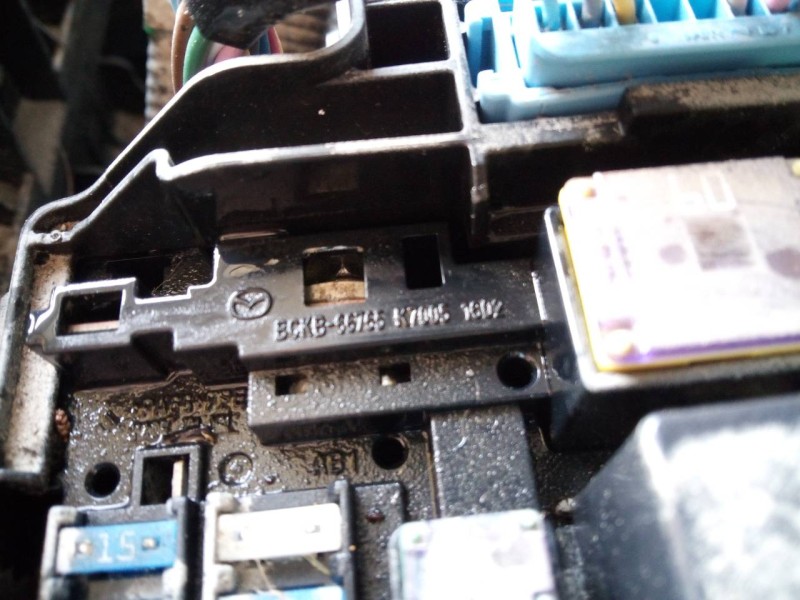 Recambio de caja reles / fusibles para mazda 3 sedán (bp) evolution-x referencia OEM IAM BCKB66765  