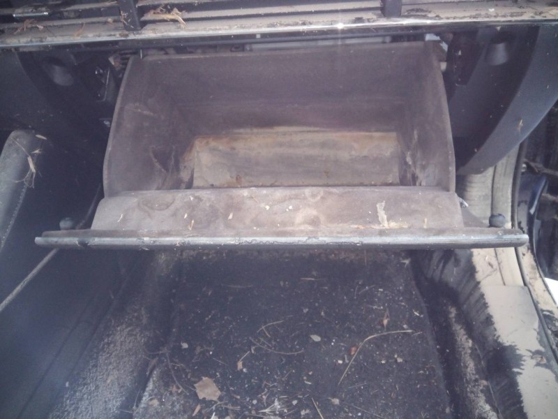 Recambio de guantera para mazda 3 sedán (bp) evolution-x referencia OEM IAM   