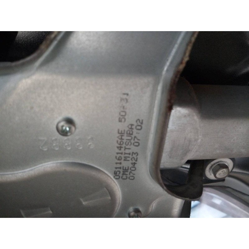 Recambio de motor limpia trasero para jeep compass limited referencia OEM IAM 05116146AE  