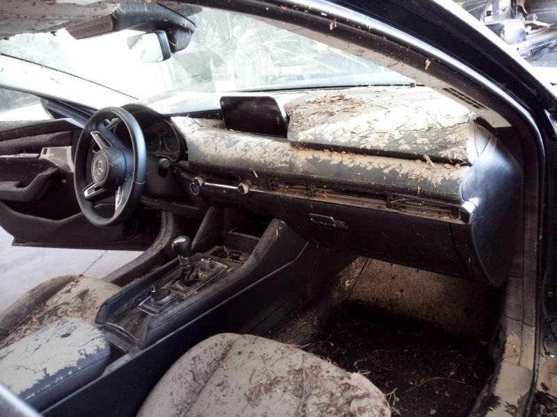 Recambio de salpicadero para mazda 3 sedán (bp) evolution-x referencia OEM IAM   