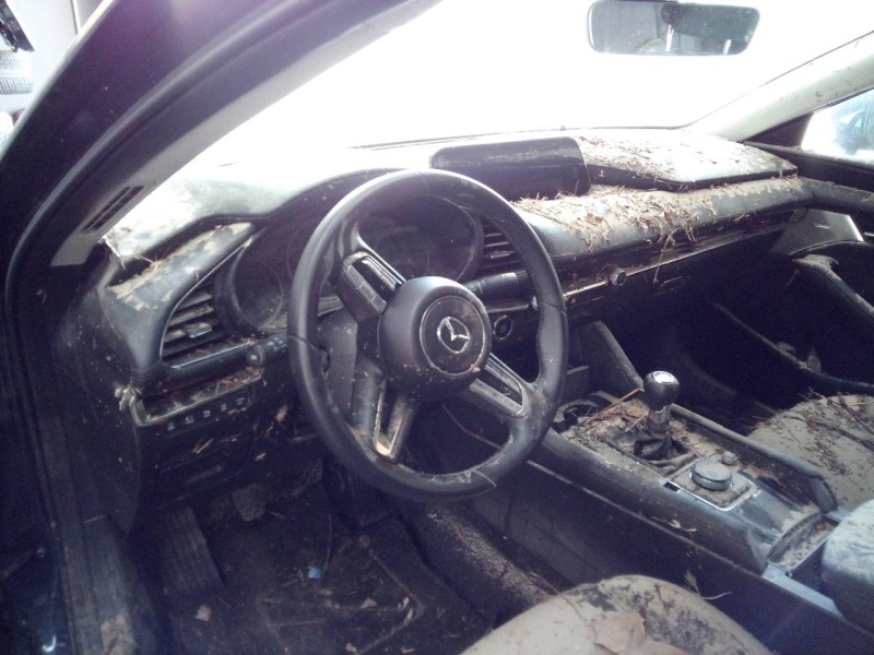 Recambio de salpicadero para mazda 3 sedán (bp) evolution-x referencia OEM IAM   