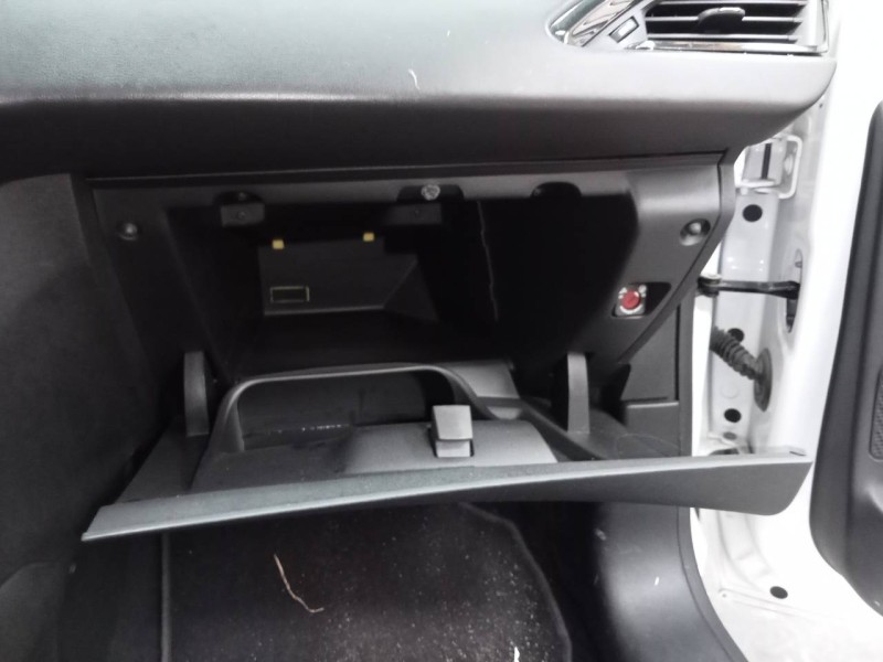 Recambio de guantera para peugeot 208 active referencia OEM IAM   