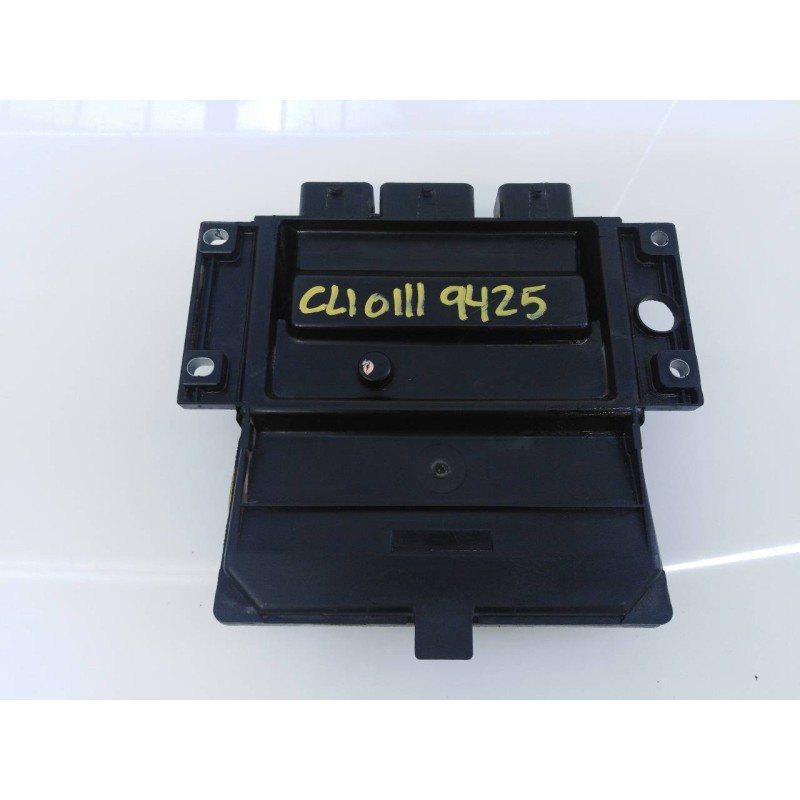 Recambio de centralita motor uce para renault clio iii business referencia OEM IAM 8200399038  E2-A1-28-7