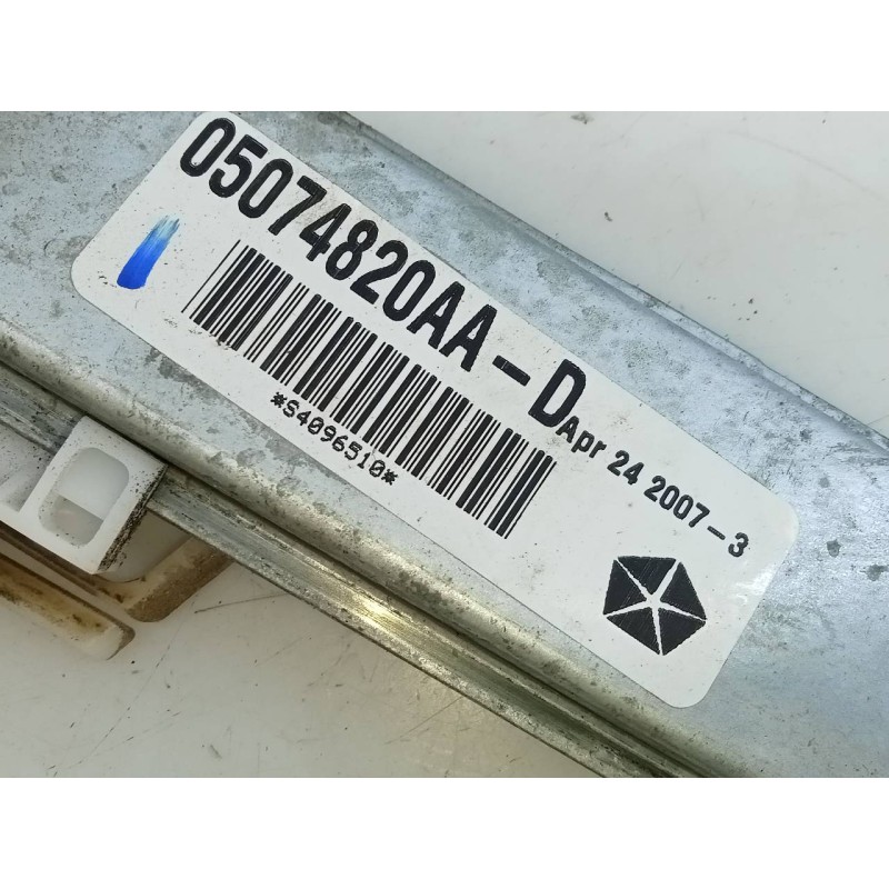 Recambio de elevalunas delantero derecho para jeep compass limited referencia OEM IAM 05074820AA  E1-B5-52-2