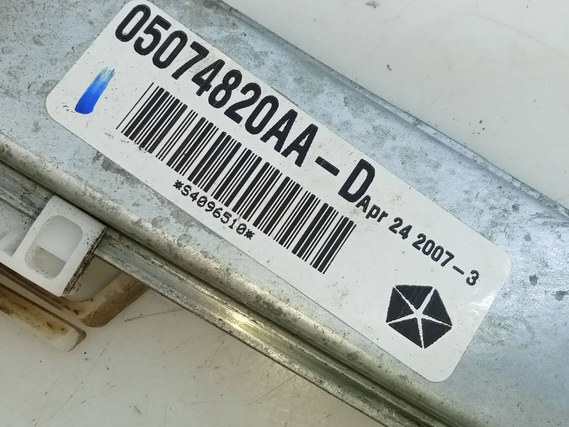 Recambio de elevalunas delantero derecho para jeep compass limited referencia OEM IAM 05074820AA  E1-B5-52-2