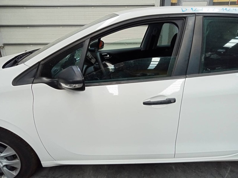 Recambio de puerta delantera izquierda para peugeot 208 active referencia OEM IAM   