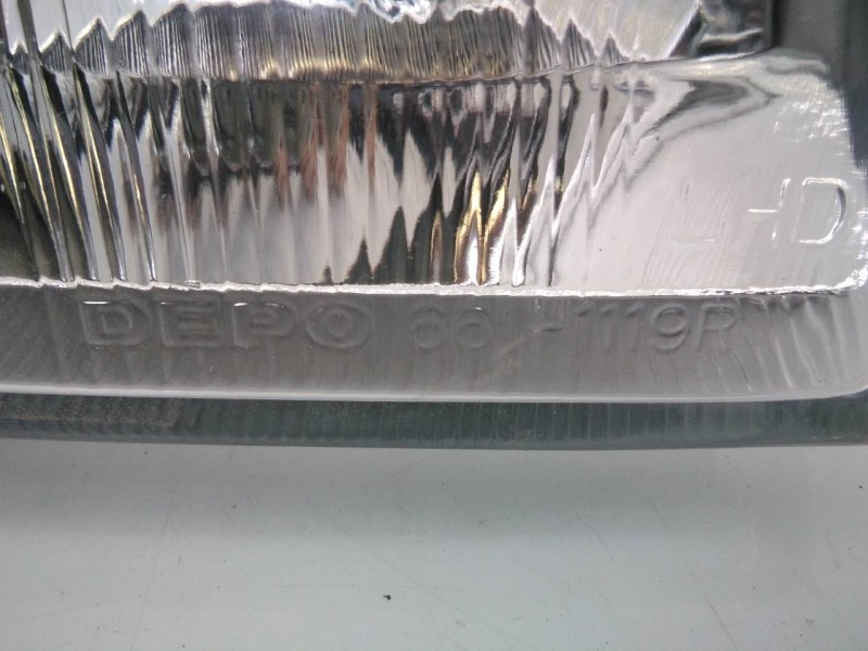 Recambio de faro derecho para fiat punto berlina (176) referencia OEM IAM 086611119 6611119R E2-B2-13-2