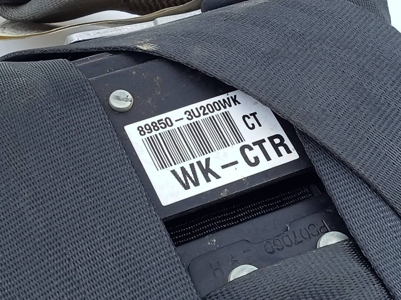 Recambio de cinturon seguridad trasero central para kia sportage vision 2wd referencia OEM IAM 898503U200WK  E2-B5-54-2