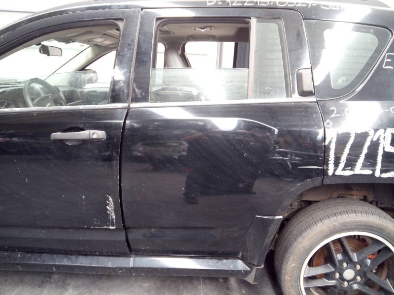 Recambio de puerta trasera izquierda para jeep compass limited referencia OEM IAM   