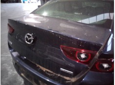 Recambio de porton trasero para mazda 3 sedán (bp) evolution-x referencia OEM IAM    2