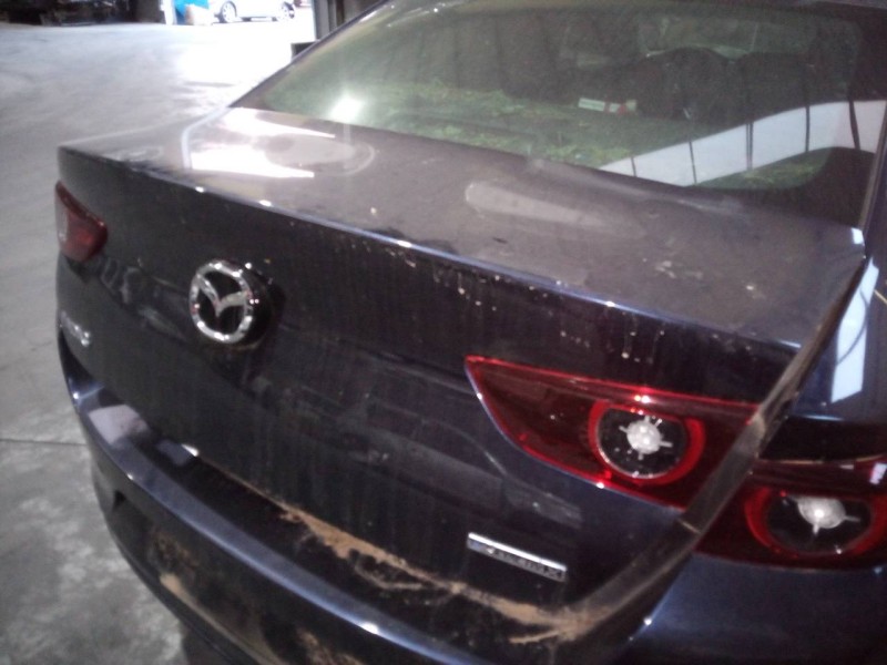 Recambio de porton trasero para mazda 3 sedán (bp) evolution-x referencia OEM IAM   