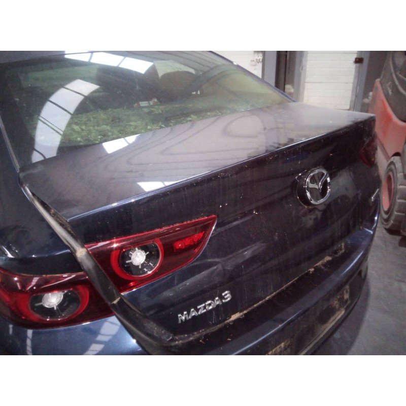 Recambio de porton trasero para mazda 3 sedán (bp) evolution-x referencia OEM IAM   