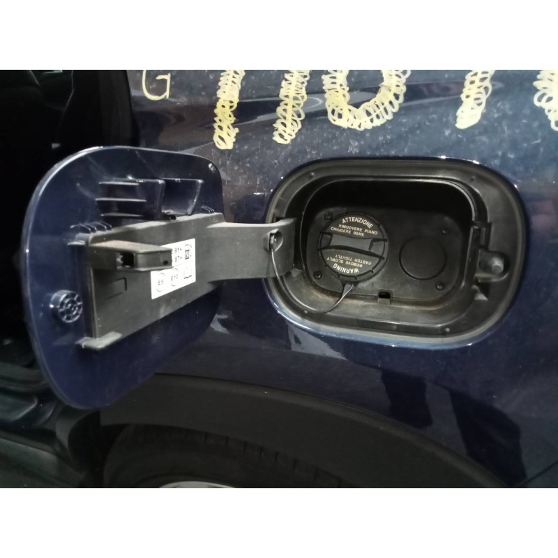 Recambio de tapa exterior combustible para hyundai tucson essence 2wd referencia OEM IAM   