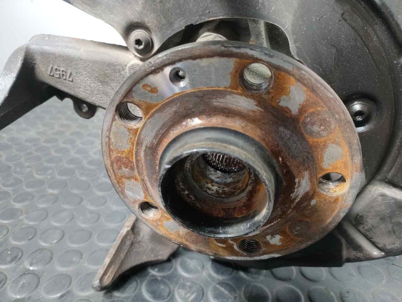 Recambio de mangueta delantera izquierda para volkswagen golf vi (5k1) advance referencia OEM IAM   P1-A5-17