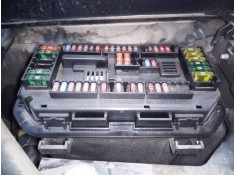 CAJA RELES / FUSIBLES 