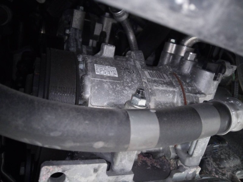 Recambio de compresor aire acondicionado para toyota auris active referencia OEM IAM 4472808912  