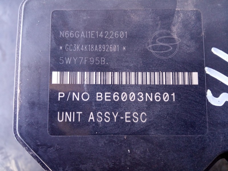 Recambio de abs para ssangyong korando limited plus 4x4 referencia OEM IAM 4892034300 5WY7F953 P3-A8-18-4