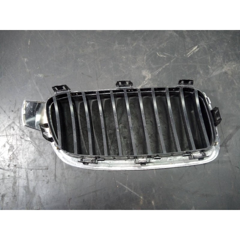 Recambio de rejilla delantera para bmw serie 3 lim. (f30) 320d referencia OEM IAM 18801310  P2-A2-23