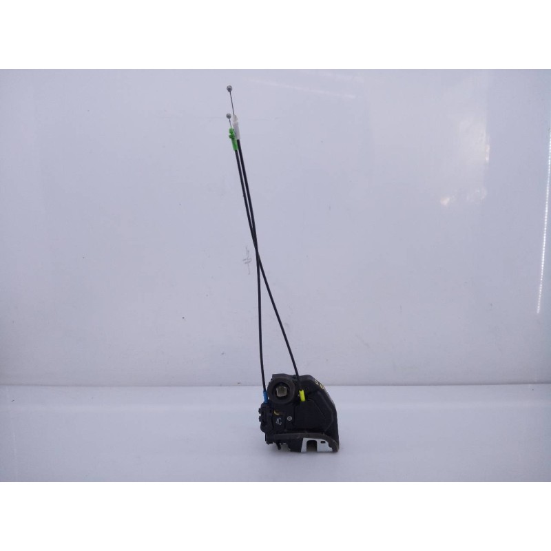 Recambio de cerradura puerta trasera derecha para toyota auris hybrid active referencia OEM IAM A084219  E2-B4-55-2