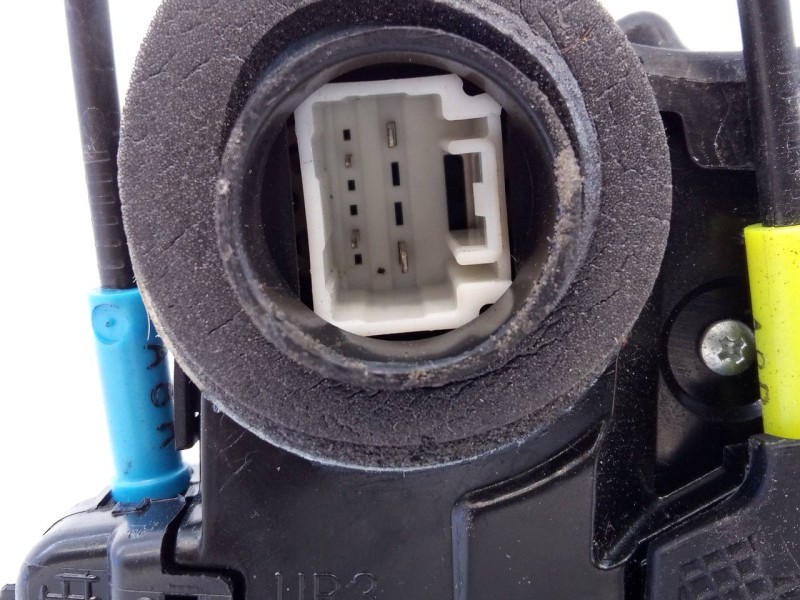 Recambio de cerradura puerta trasera derecha para toyota auris active referencia OEM IAM   E2-B4-61-1