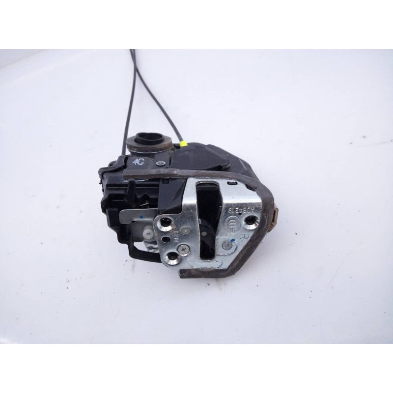 Recambio de cerradura puerta trasera derecha para toyota auris hybrid active referencia OEM IAM A084219  E2-B4-55-2