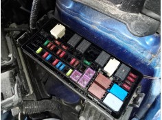 CAJA RELES / FUSIBLES 