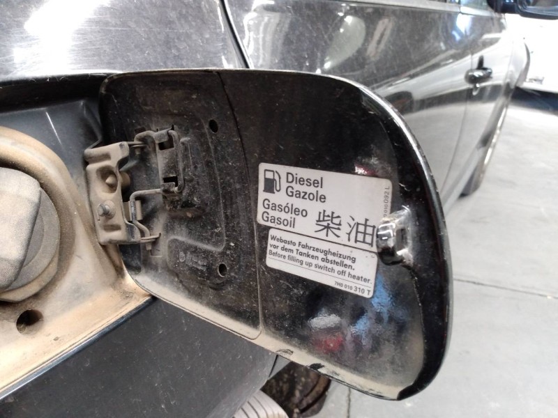 Recambio de tapa exterior combustible para volkswagen touareg (7la) tdi r5 referencia OEM IAM   