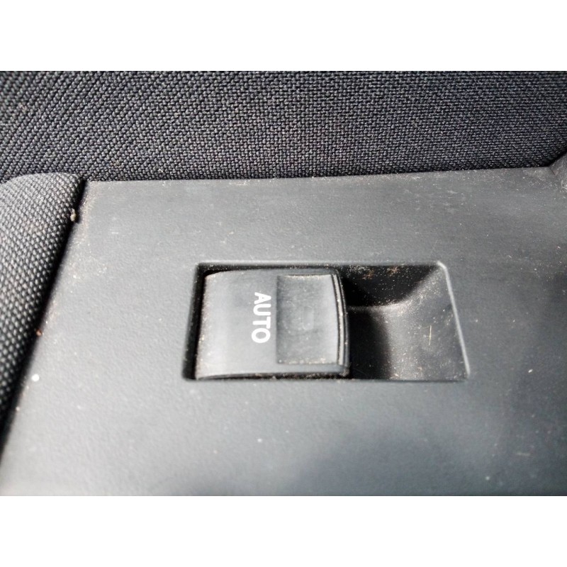 Recambio de mando elevalunas trasero izquierdo para toyota auris active referencia OEM IAM   