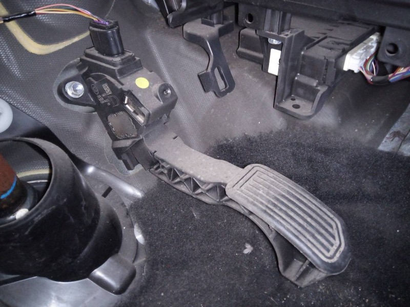 Recambio de pedal acelerador para toyota auris active referencia OEM IAM 781100W040 12182B 