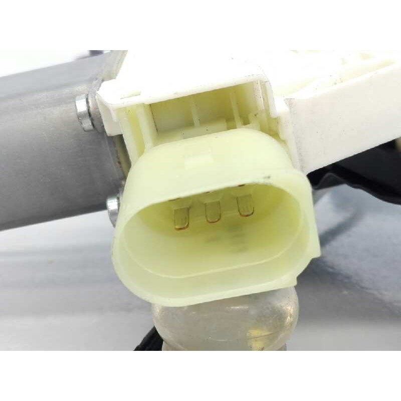 Recambio de elevalunas delantero izquierdo para bmw serie 5 lim. (f10) 520d referencia OEM IAM 72318879F18E 71821319F10E E1-A3-1