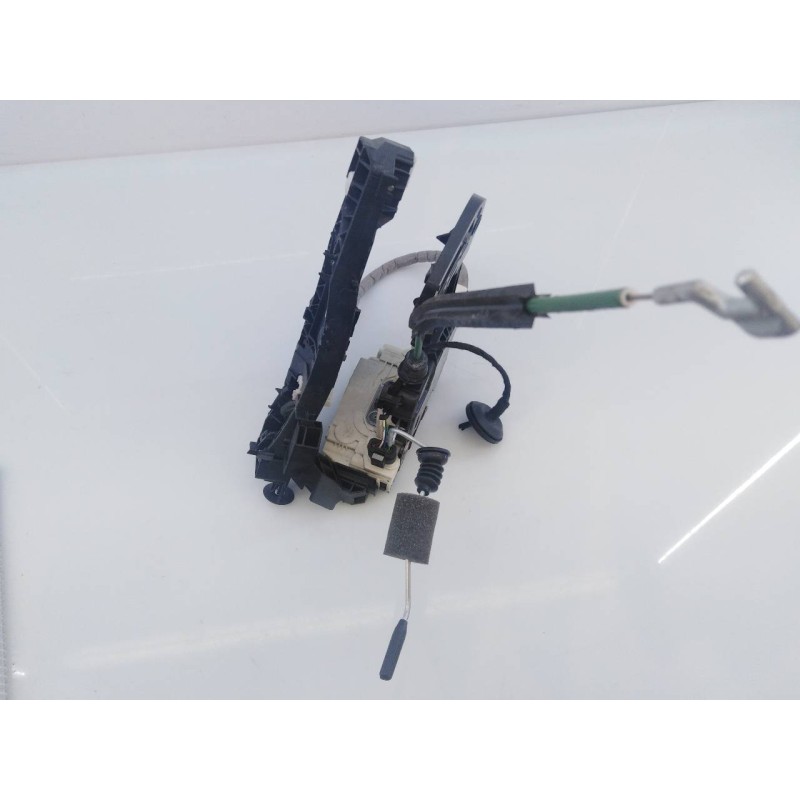 Recambio de cerradura puerta trasera izquierda para infiniti qx30 premium referencia OEM IAM 826115DM0A  E2- A4- 4-2