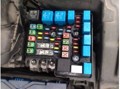 CAJA RELES / FUSIBLES 