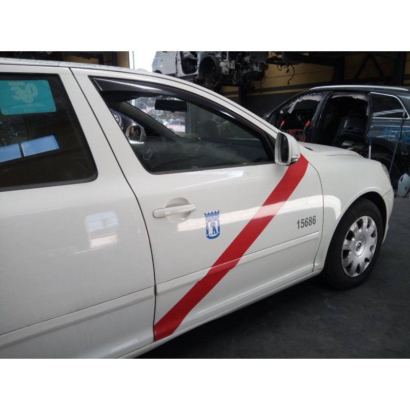 Recambio de puerta delantera derecha para skoda octavia berlina (1z3) trend referencia OEM IAM   