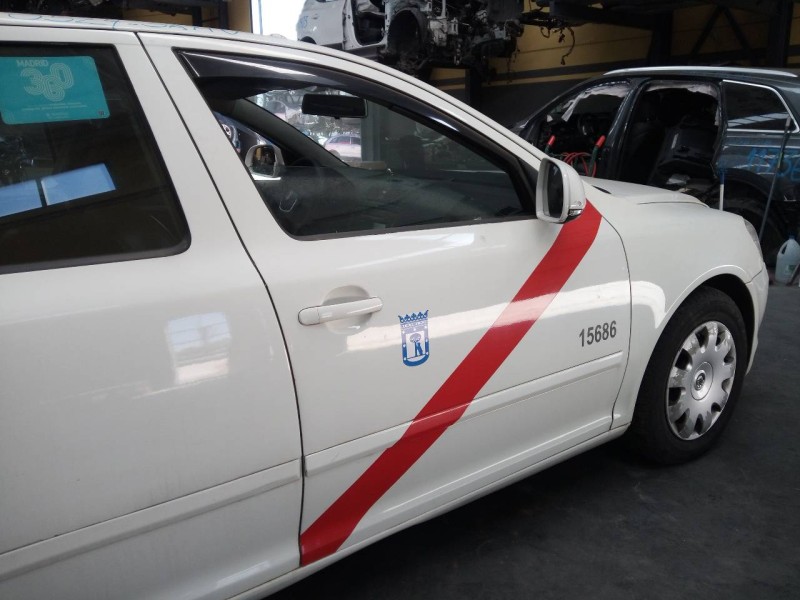 Recambio de puerta delantera derecha para skoda octavia berlina (1z3) trend referencia OEM IAM   