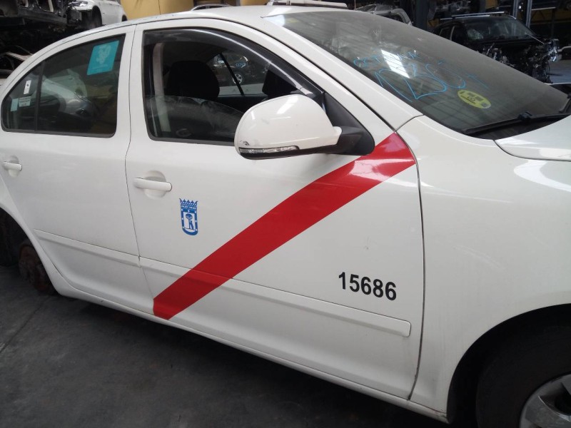 Recambio de puerta delantera derecha para skoda octavia berlina (1z3) trend referencia OEM IAM   