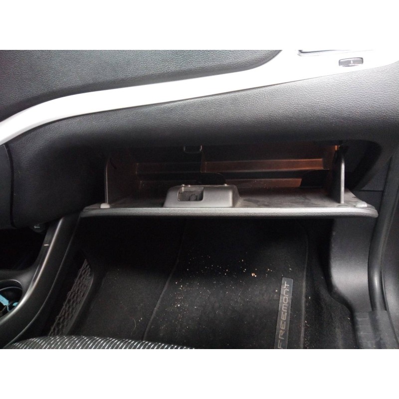 Recambio de guantera para fiat freemont (345) lounge referencia OEM IAM   