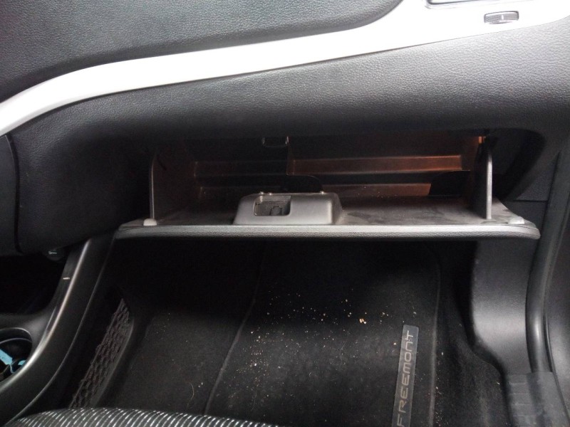 Recambio de guantera para fiat freemont (345) lounge referencia OEM IAM   