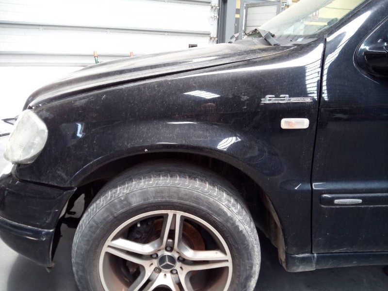 Recambio de aleta delantera izquierda para mercedes-benz clase m (w163) 270 cdi (163.113) referencia OEM IAM   