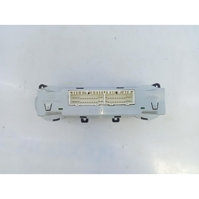 Recambio de mando climatizador para kia cee´d active referencia OEM IAM 972501H600  E3-A3-24-3