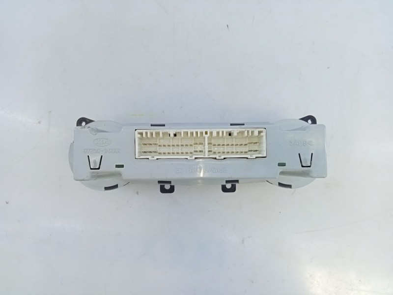 Recambio de mando climatizador para kia cee´d active referencia OEM IAM 972501H600  E3-A3-24-3
