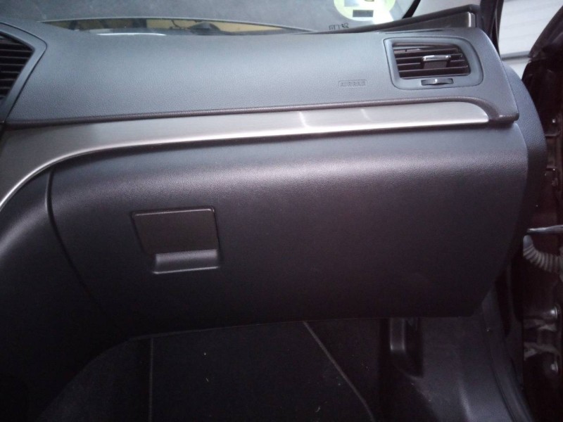 Recambio de guantera para opel insignia berlina cosmo referencia OEM IAM   